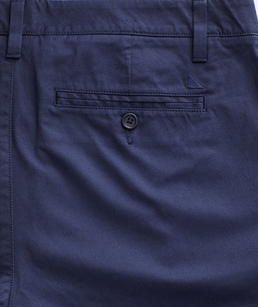 Model wearing a Navy Chino Pants