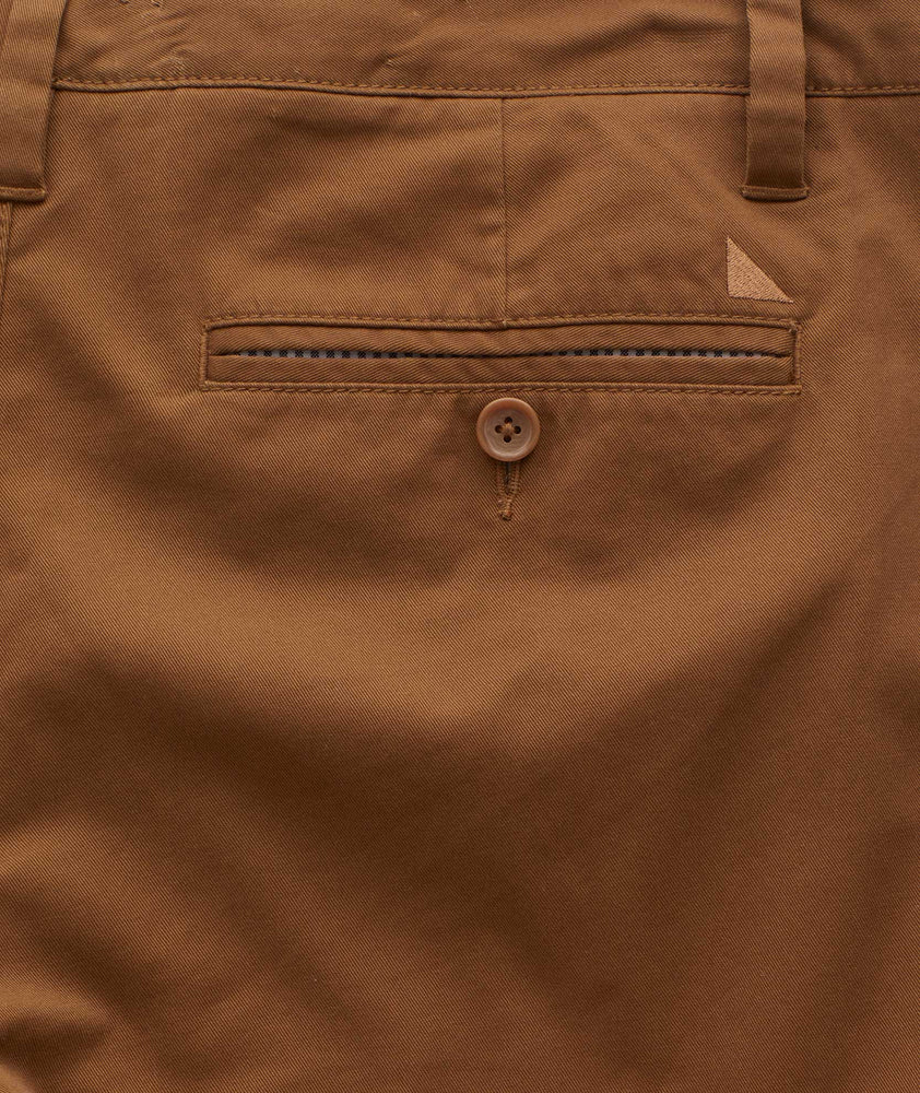 Model wearing a Brown Chino Pants